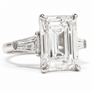 Emerald Cut with 2 Tapers Ring – Lab-Grown Diamond – 14K/18K White Gold – 2 Side Stones