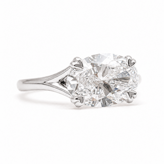 Oval Brilliant Solitaire Ring – Lab Grown Diamond – 14K/18K White Gold