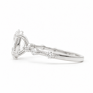 Oval Brilliant Pavé Ring– Lab-Grown Diamond – 14K/18K White Gold – 6 Side Stones