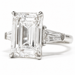 Emerald Cut with 2 Tapers Ring – Lab-Grown Diamond – 14K/18K White Gold – 2 Side Stones
