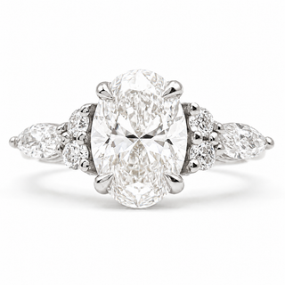Oval Brilliant with Marquise Band – Lab-Grown Diamond – 14K/18K Gold – 6 Side Stones