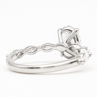 Oval Brilliant with Marquise Band Ring – Lab-Grown Diamond – 14K/18K Gold – 6 Side Stones