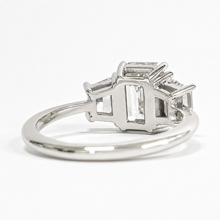 Emerald Cut with 2 Tapers Ring – Lab-Grown Diamond – 14K/18K White Gold – 2 Side Stones