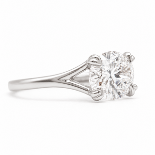 Oval Brilliant Solitaire Ring – Lab Grown Diamond – 14K/18K White Gold