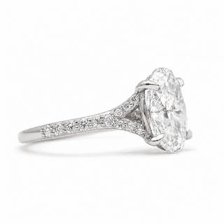 Oval Brilliant Split Pavé Ring – Lab Grown Diamond – 14K/18K White Gold – 24 Side Stones