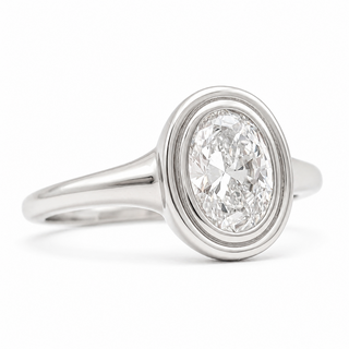 Oval Brilliant Solitaire Ring – Lab Grown Diamond – 14K/18K White Gold