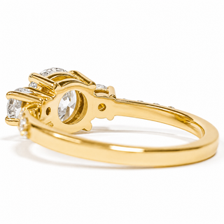 Round Brilliant Pavé Ring – Lab Grown Diamond – 14K/18K Yellow Gold – 10 Side Stones