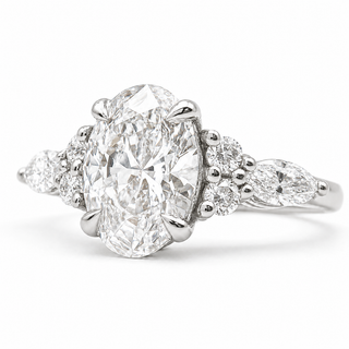 Oval Brilliant with Marquise Band – Lab-Grown Diamond – 14K/18K White Gold – 6 Side Stones