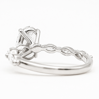 Oval Brilliant with Marquise Band Ring – Lab-Grown Diamond – 14K/18K Gold – 6 Side Stones