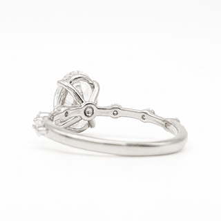 Oval Brilliant Pavé Ring– Lab-Grown Diamond – 14K/18K White Gold – 6 Side Stones