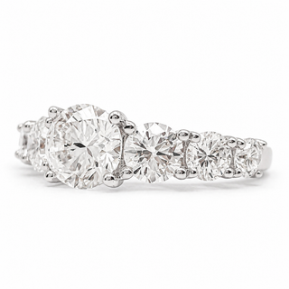Round Brilliant Degrade Ring – Lab Grown Diamond – 14K/18K White Gold – 6 Side Stones