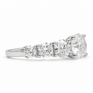Round Brilliant Degrade Ring – Lab Grown Diamond – 14K/18K White Gold – 6 Side Stones