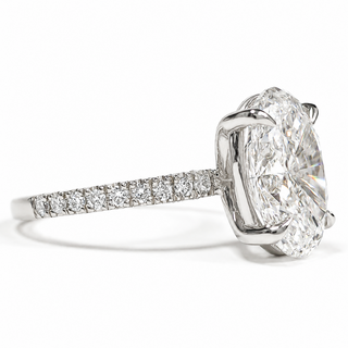 Oval Brilliant Pavé Ring – Lab Grown Diamond – 14K/18K Gold – 18 Side Stones