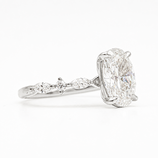 Oval Brilliant with Marquise Band Ring – Lab-Grown Diamond – 14K/18K White Gold – 6 Side Stones