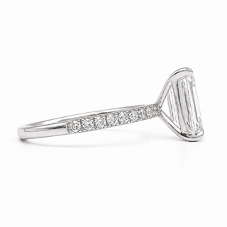 Emerald Cut with Pavé Band – Lab-Grown Diamond – 14K/18K White Gold – 18 Side Stones