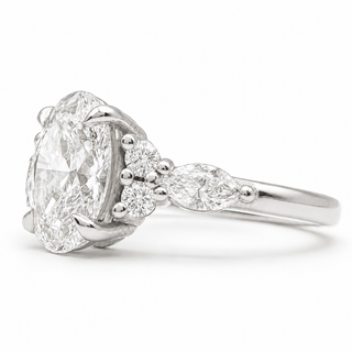 Oval Brilliant with Marquise Band – Lab-Grown Diamond – 14K/18K White Gold – 6 Side Stones