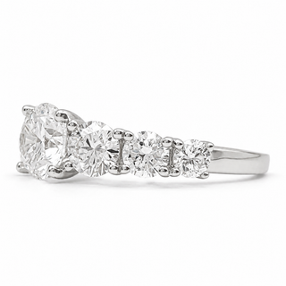 Round Brilliant Degrade Ring – Lab Grown Diamond – 14K/18K White Gold – 6 Side Stones