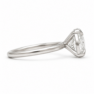 Oval Brilliant Solitaire Ring – Lab Grown Diamond – 14K/18K White Gold