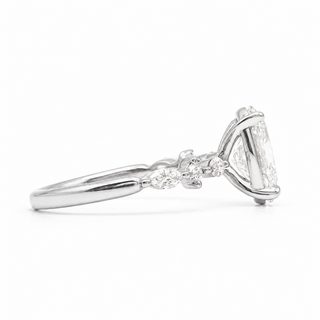 Oval Brilliant with Marquise Band Ring – Lab-Grown Diamond – 14K/18K White Gold – 6 Side Stones