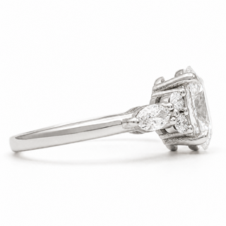 Oval Brilliant with Marquise Band – Lab-Grown Diamond – 14K/18K White Gold – 6 Side Stones