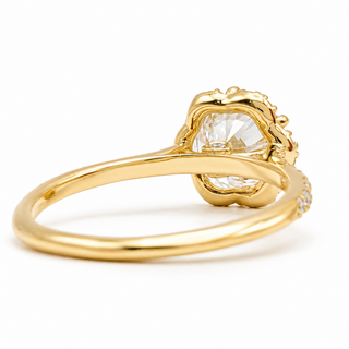 Round Brilliant Flower Pavé Ring – Lab Grown Diamond – 14K/18K Gold – 32 Side Stones