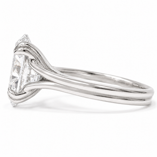 Oval Brilliant Split Band Solitaire Ring – Lab Grown Diamond – 14K/18K White Gold - 1 Side Stone Split Band