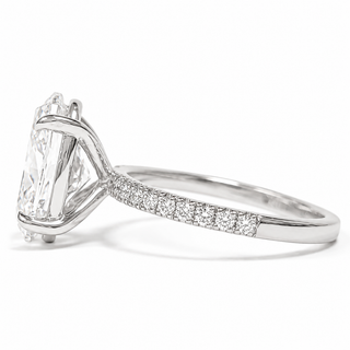 Oval Brilliant Pavé Ring – Lab Grown Diamond – 14K/18K Gold – 18 Side Stones