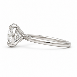 Oval Brilliant Solitaire Ring – Lab Grown Diamond – 14K/18K White Gold