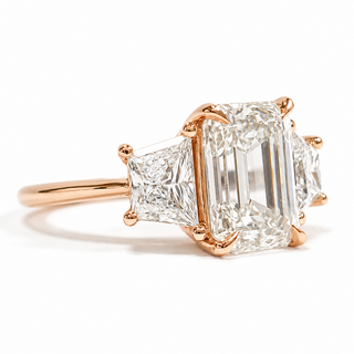 Emerald Cut with 2 Tapers Ring – Lab-Grown Diamond – 14K/18K Rose Gold – 2 Side Stones