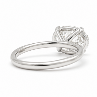 Oval Brilliant Solitaire Ring – Lab Grown Diamond – 14K/18K White Gold
