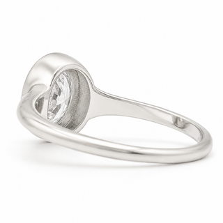 Oval Brilliant Solitaire Ring – Lab Grown Diamond – 14K/18K White Gold