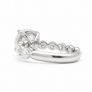 Round Brilliant Pavé Ring – Lab Grown Diamond – 14K/18K White Gold – 30 Side Stones