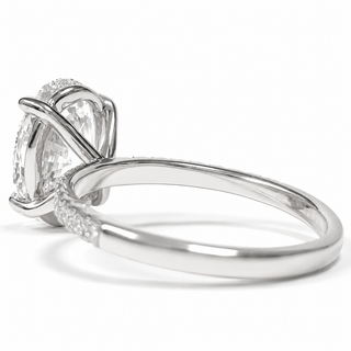 Oval Brilliant Pavé Ring – Lab Grown Diamond – 14K/18K Gold – 18 Side Stones