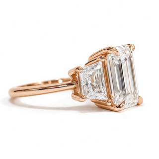 Emerald Cut with 2 Tapers Ring – Lab-Grown Diamond – 14K/18K Rose Gold – 2 Side Stones