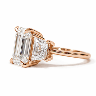 Emerald Cut with 2 Tapers Ring – Lab-Grown Diamond – 14K/18K Rose Gold – 2 Side Stones