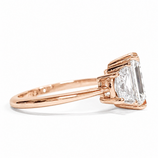Emerald Cut with 2 Tapers Ring – Lab-Grown Diamond – 14K/18K Rose Gold – 2 Side Stones