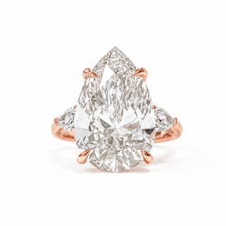 Pear Shape 3 Stone Ring – Lab Grown Diamond – 14K/18K Rose Gold – 2 Side Stones