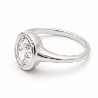 Oval Brilliant Solitaire Ring – Lab Grown Diamond – 14K/18K White Gold
