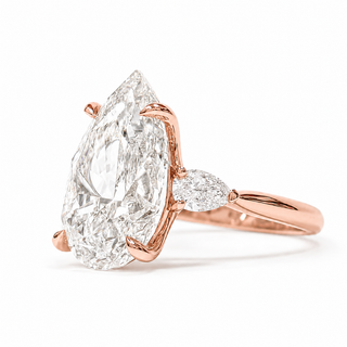 Pear Shape 3 Stone Ring – Lab Grown Diamond – 14K/18K Rose Gold – 2 Side Stones