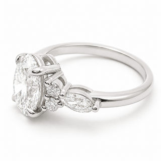 Oval Brilliant with Marquise Band – Lab-Grown Diamond – 14K/18K White Gold – 6 Side Stones
