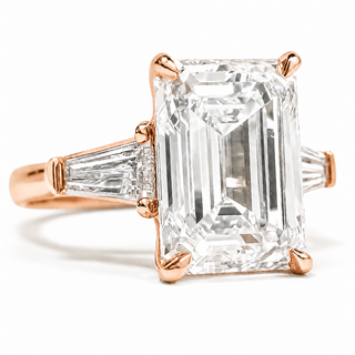 Emerald Cut with 2 Tapers Ring – Lab-Grown Diamond – 14K/18K Rose Gold – 2 Side Stones