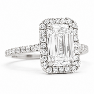 Emerald Cut with Pavé Band and Halo – Lab-Grown Diamond – 14K/18K White Gold – 40 Side Stones