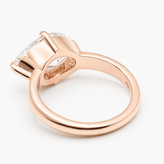 Oval Brilliant Solitaire Ring – Lab Grown Diamond – 14K/18K Gold