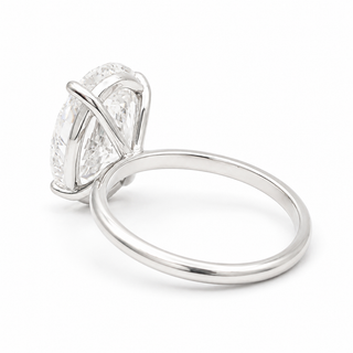 Oval Brilliant Solitaire Ring – Lab Grown Diamond – 14K/18K White Gold