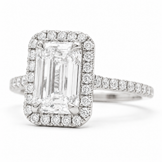 Emerald Cut with Pavé Band and Halo – Lab-Grown Diamond – 14K/18K White Gold – 40 Side Stones
