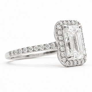 Emerald Cut with Pavé Band and Halo – Lab-Grown Diamond – 14K/18K White Gold – 40 Side Stones