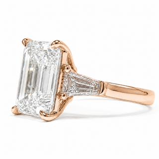 Emerald Cut with 2 Tapers Ring – Lab-Grown Diamond – 14K/18K Rose Gold – 2 Side Stones
