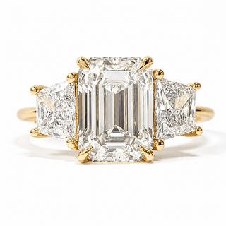 Emerald Cut with 2 Tapers Ring – Lab-Grown Diamond – 14K/18K Gold – 2 Side Stones