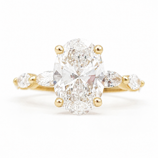 Oval Brilliant with Marquise Band Ring – Lab-Grown Diamond – 14K/18K Gold – 6 Side Stones