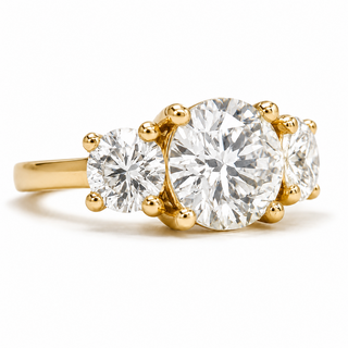 Round Brilliant 3 Stone Ring – Lab Grown Diamond – 14K/18K Gold – 2 Side Stones